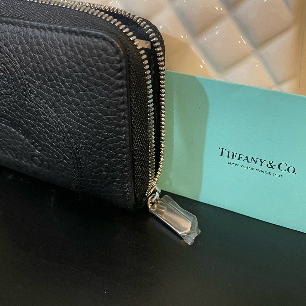 NEW Tiffany&Co Compact Zipper Wallet - Picture 2 of 6